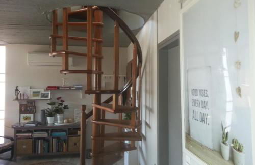 Varkiza Seaside Penthouse with Private Roof Deck - Foto 13