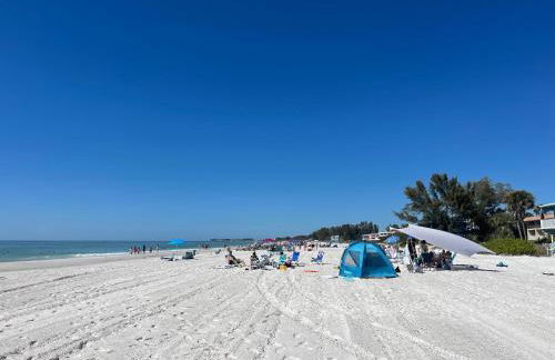 Absolute Anna Maria-Private Beach Access-Heated Pool-Water Views From Every Room - Foto 44