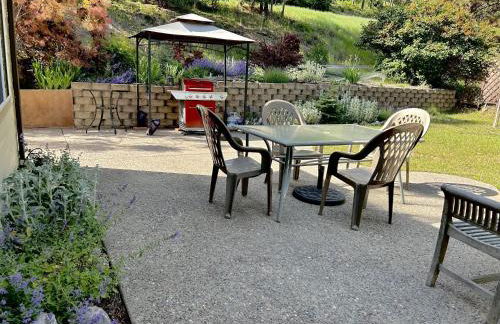 Bigfork Lake Getaway - Photo 24