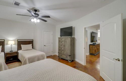 Luxury Lakefront Retreat with Deck and Patio! - Foto 31