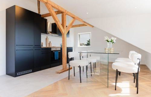 2 BR Loft - LUXUS - MODERN - PARKPLÄTZE - KAFFEE - NETFLIX - WEINBERGBLICK - KÜCHE - BALKON - Foto 18