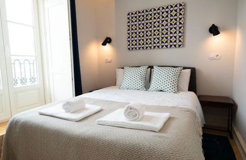 Augusta 229-5E-City Center Apt- Balcony & Elevator - Photo 18