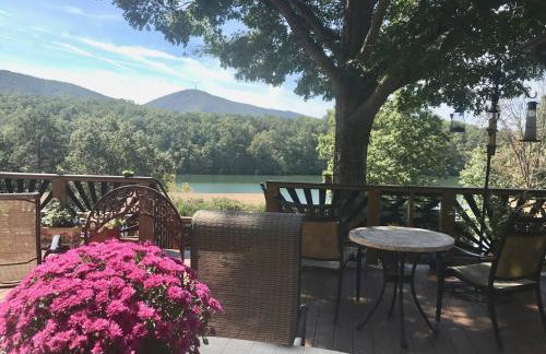 Lake Escape to an Elegant 4 Br Home - Foto 44