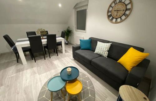 f2 50m2 atypique en souplex vue basilique - Foto 1