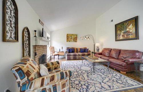 McQueeney Home with Grill about 10 Mi to New Braunfels - Foto 1