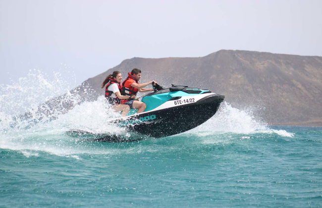 Tour di Corralejo e Isla de Lobos in moto d'acqua - Foto 3