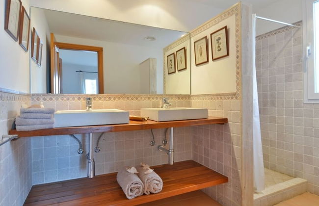 Luxurious Sea Front Villa in Mallorca - Photo 25