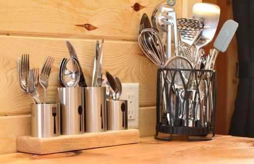 Yurt Overlook #8 with AC and Private Bath King Suite - Foto 13