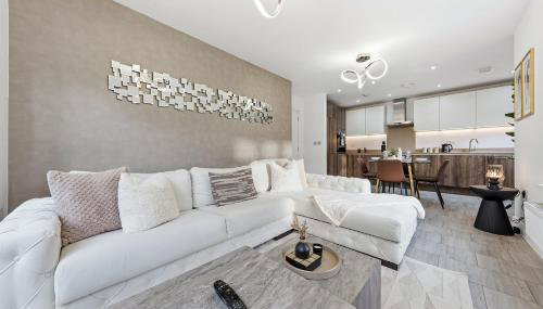 Egham 2BR Retreat Peaceful Setting Contemporary Free Wifi & Parking - Foto 2