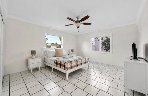 Bonita Beach Waterfront Paradise - Photo 32