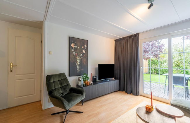 Luxury Chalet in Stegeren, Beautiful Surroundings - Photo 11