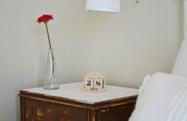 Cute Yellow Handmade House With Garden - Foto 9