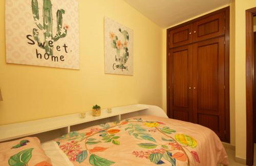 Beach apartment with terrace and pool - Foto 15