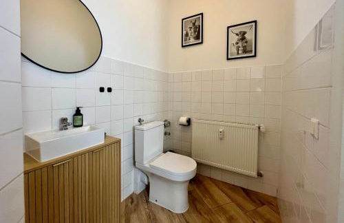 Maisonette-Apartment für bis zu 6 Personen - Parkplatz - WLAN - Kingsize - Foto 5