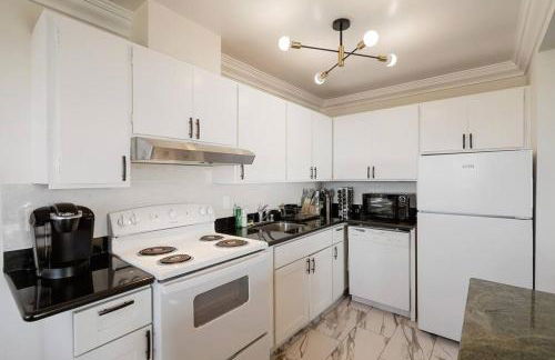 Mountain View 2BR Retreat with Private Deck - Foto 39