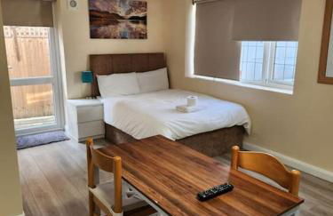 Beautiful private en-suite room with its own entry - Foto 5