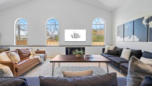 Luxury Austin Retreat w Pool, Games, Sleeps 12 - Foto 3