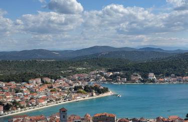 Private studio apartment with a garden and a terrace - Photo 21