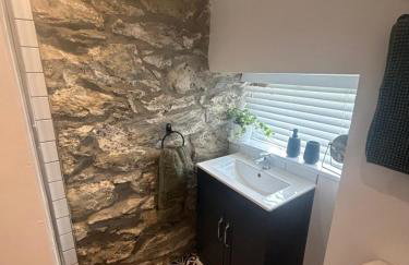 Cosy modern miners cottage - Photo 23