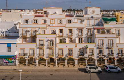Bright 1BDR Apartment W/Balcony by LovelyStay - Foto 17