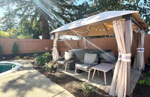 NEW cozy beautiful house with pool and hot tub - Foto 4