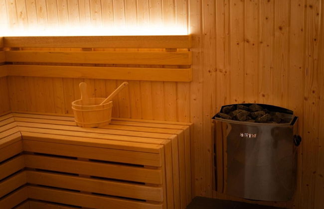 Comfortable House With hot tub - Photo 13