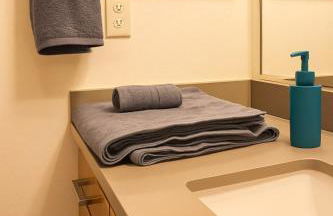 2 Bedroom Villa, Dog Park, Lake, WiFi, Laundry , Pool - Photo 11