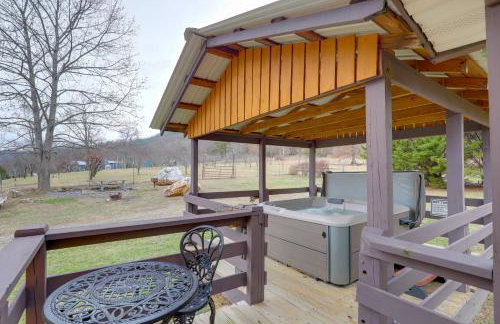 Riverside Country Cabin! Hot Springs Getaway - Foto 21
