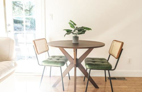 Serene Escape 2BD Private Patio & Firepit near Stanford - Foto 14