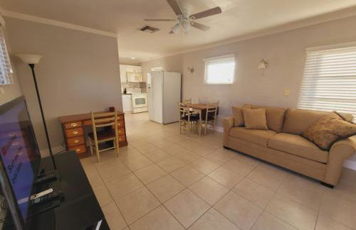 Cottage on Walking Distance To Nokomis Beach - Foto 6