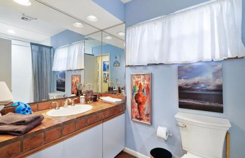 Beach Paradise Getaway - 200ft from Beach! - Foto 25