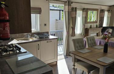 Still Waters Luxury Retreat with Hot Tub -Tattershall Lakes - Foto 18