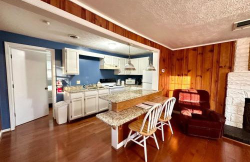 Cottage 4- Lees Ford Marina - Photo 1