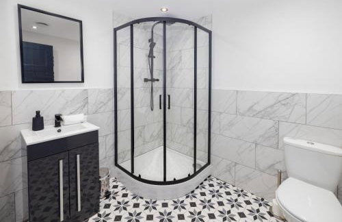 Spacious & Stylish Self Contained Studio Apartments - Foto 12