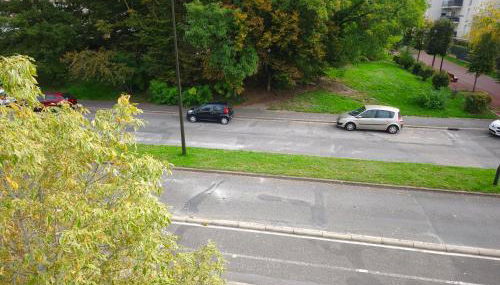 Charmant T2 proche Disney terrasse et parking souterrain - Foto 5