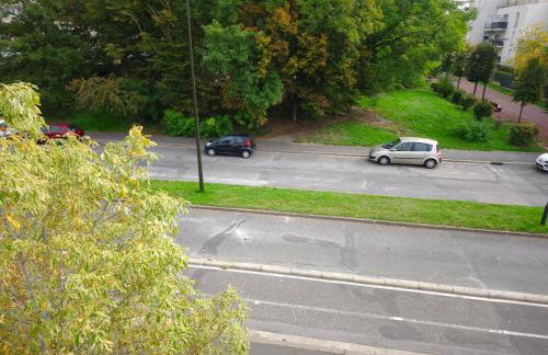 Charmant T2 proche Disney terrasse et parking souterrain - Foto 5