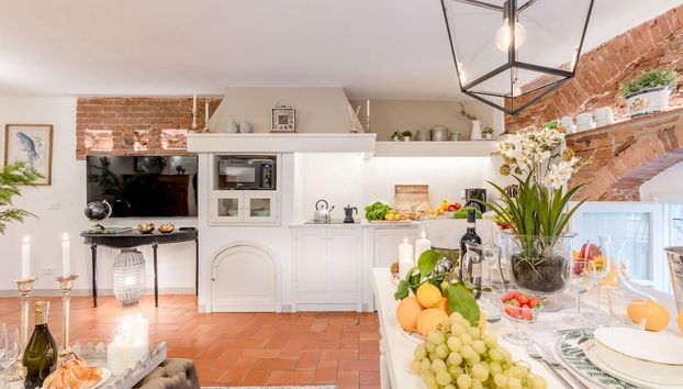 Casa Colosseum, A Million Dollar's View: the Lucca Colosseum. Luxury 1 bedroom 1 Bathroom Apartment - Foto 2, Habitación