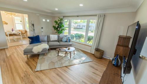 Fully Renovated Scandinavian Inspired Home - Foto 1