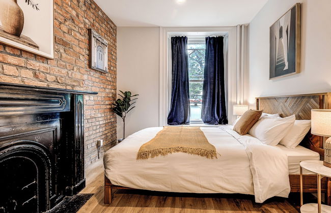 Historic Two Bedroom Facing Parliament - Photo 4