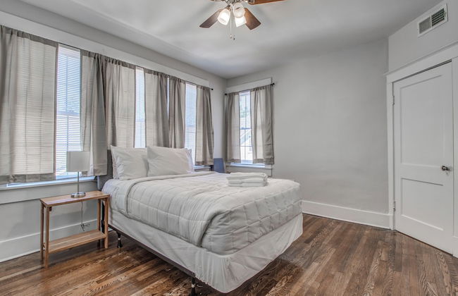 The Rolling Stone Near Downtown - Photo 6