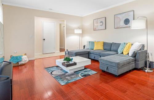 Spacious & Amazing Home w Big Pool and Patio - Photo 6