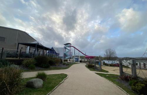 Modern & Homley 3BR Caravan - Foto 24