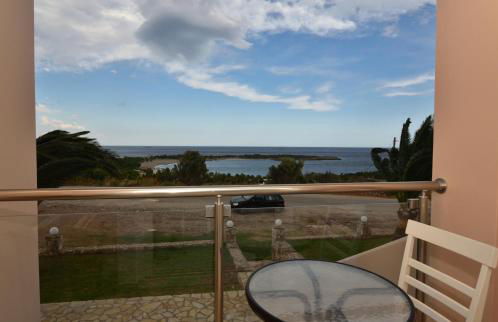 Flisvos Rooms - Photo 9