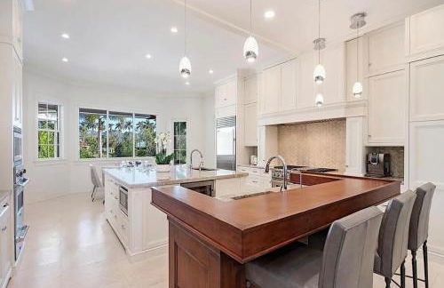 Naples Beach Port Royal Luxury Coastal Mansion Villa with Guesthouse & Pool & Hot Tub - Foto 42