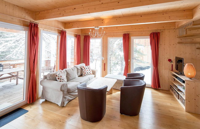 Attractive Chalet With hot tub - Photo 15