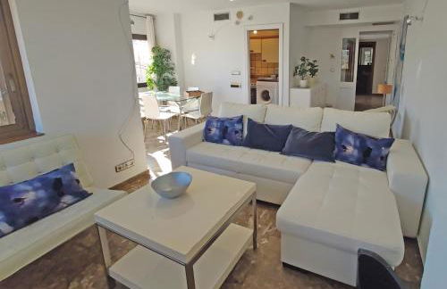 Sunny apartment with fantastic terrace views! - Photo 5