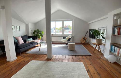 Helle Dachgeschosswohnung mit großer Südterrasse - Foto 13