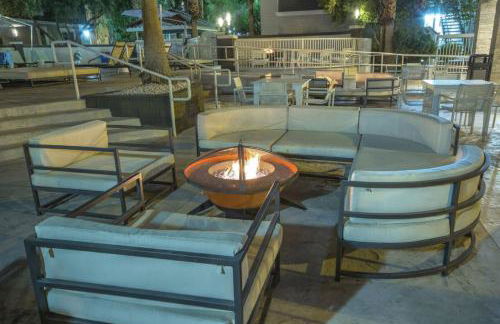 Beautiful Hotel in Desert Rose Resort - 1BD Sleeps - Foto 24