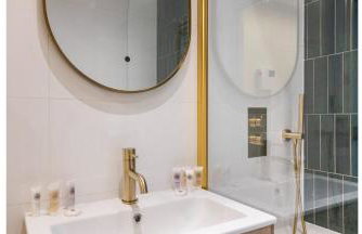 Your London Home: 1BR Flat with Modern Amenities - Foto 39