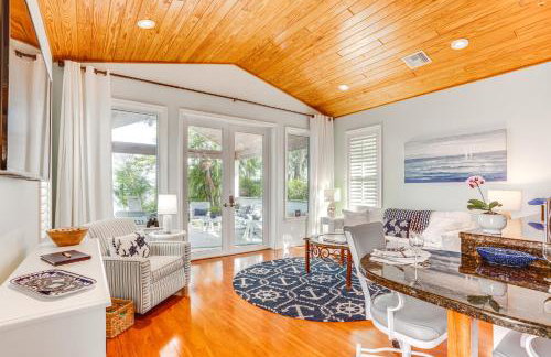 Waterfront Stuart Oasis with Hot Tub and Dock! - Foto 3